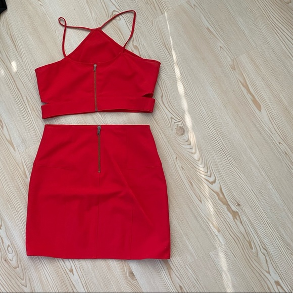 Red skirt set - Picture 3 of 4